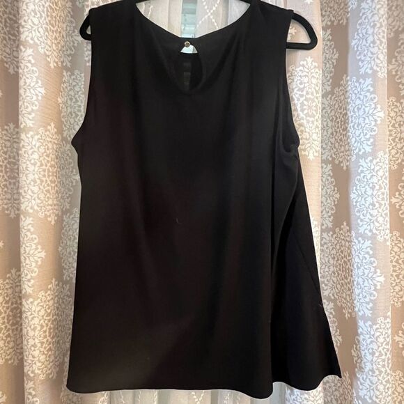 Ellen Tracy Tops - Ellen Tracy Black Sleeveless Top – Size XL